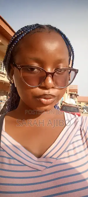 Skit Actress