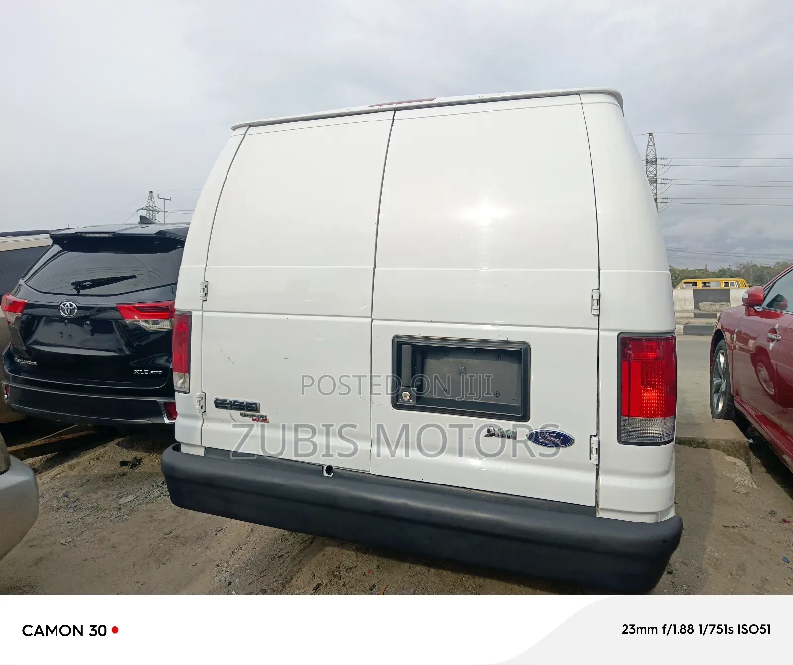 Ford B700 2014 White