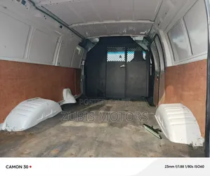 Ford B700 2014 White