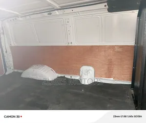 Ford B700 2014 White