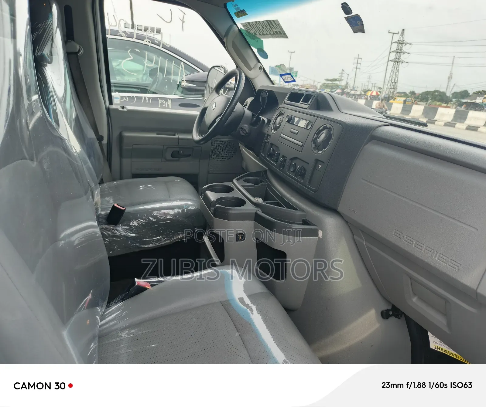 Ford B700 2014 White