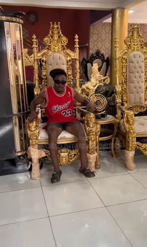King and Queen Royal Chair Set With Table