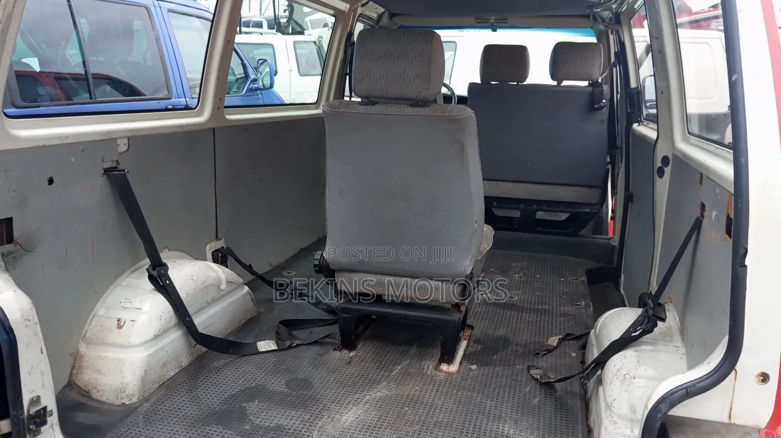 Volkswagen Transporter 2000 Red