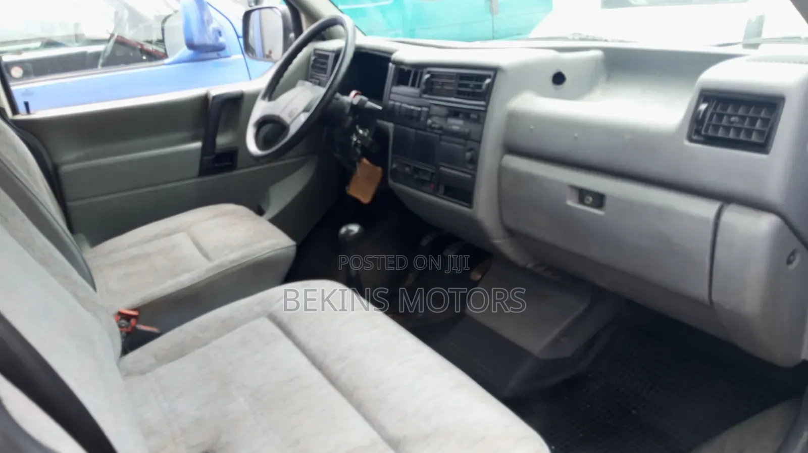 Volkswagen Transporter 2000 Red