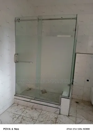 Berlin Shower Cubicle