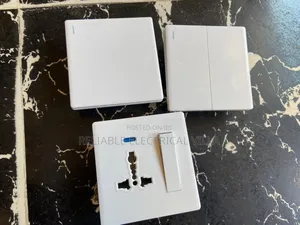 Sockets Shiny White