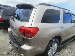 Toyota Sequoia 2013 Gold