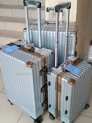 Set of 3 Silver Aluminium Travelling Luggage Boxes Set 3
