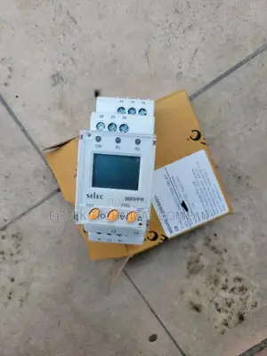 Selec Voltage Protector Relay