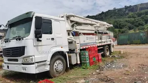 Brand New Zoom Lion Mounted Concrete Mixer Pump Truck