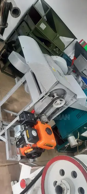 Rice Thresher Machine