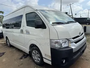 Toyota HiAce 2016 White
