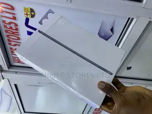 New Apple iPad 9.7 64 GB Silver