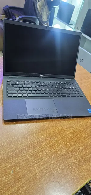 Laptop Dell Latitude 3520 8GB Intel Core I5 SSD 256GB