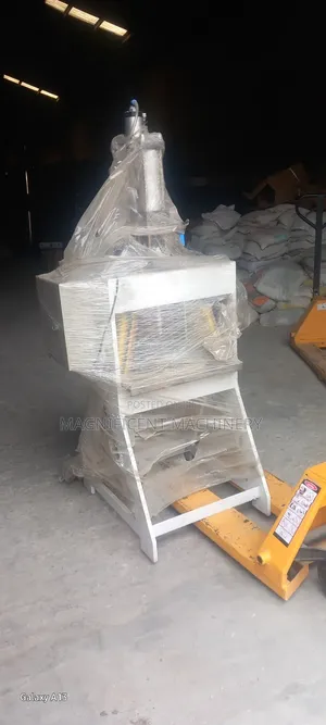 Pneumatic Cylinder Punching Machine