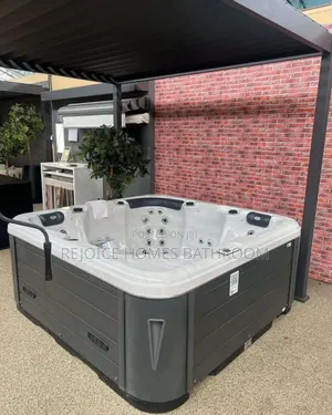 Luxury 5 Seater Spa Jacuzzi With Tv Outdoor Jacuzzi