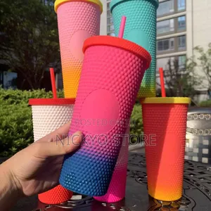 700ml Capacity Straw Cup