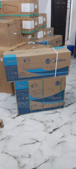 Split System 1.5hp Inverter AC < Midea
