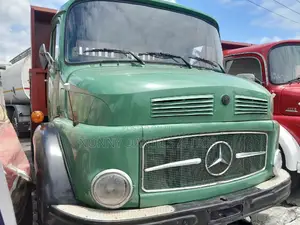 New Mercedes-Benz Arrival 1990 Green