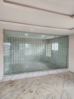 Master Bathroom Glass Partitioning
