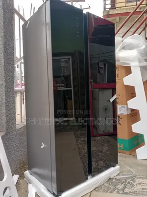 New Inverter Hisense 529 Litre Fridge & Freezer > Dispenser