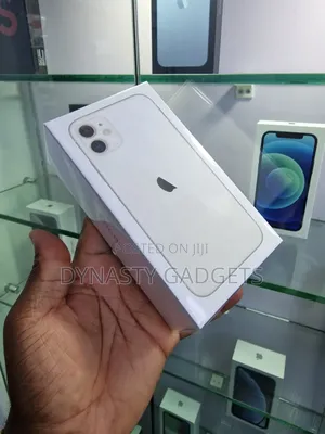 New Apple iPhone 11 64 GB White