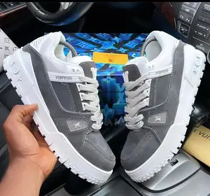 Louis Vuitton Unisex Sneakers