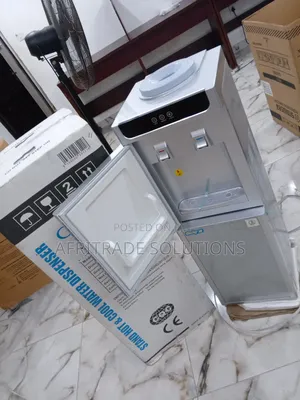 Cway Hot/Cold Stand Dispensing Machine Byb87 +Compartments