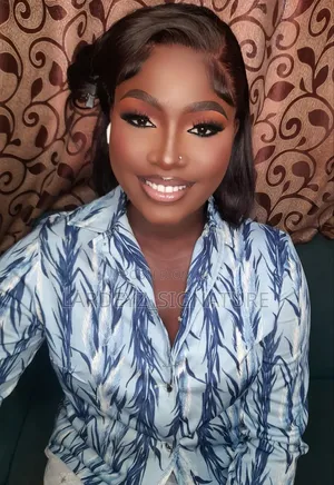 Professional Makeup Artist and Trainer