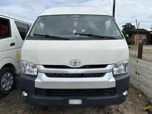 Toyota HiAce 2016 White