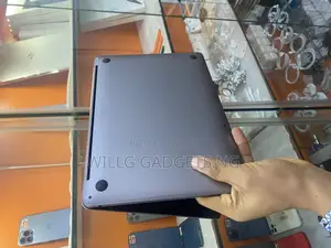 Laptop Apple MacBook Pro 2020 M1 8GB Intel Core I7 SSD 256GB