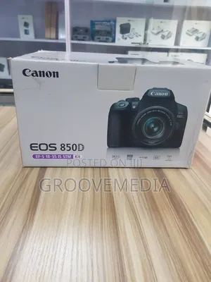 Canon EOS 850D With Ef ‐S 18‐55 Is STM