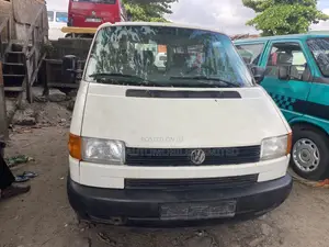 Volkswagen Transporter 2002 White