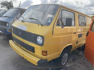 Volkswagen Transporter 2000 Yellow