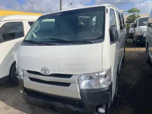 Toyota HiAce 2011 White