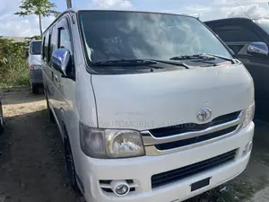 Toyota HiAce 2012 White