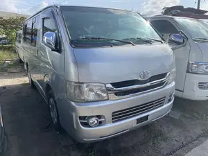 Toyota HiAce 2010 Silver