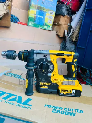 Dewalt Battery Rotary Hammer Machine 26mm 5 Amps Battery