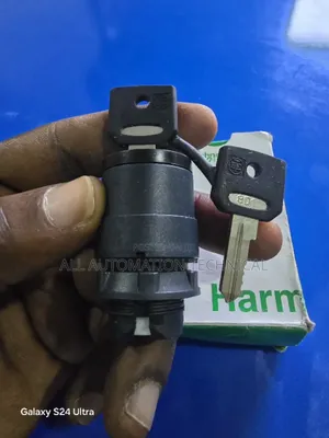 Schneider Electric ZB5 3-Position Key Switch Head, Stay Put,