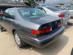 Toyota Camry LE 4dr Sedan (2.2L 4cyl 4A) 2001 Gray
