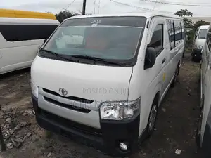 Toyota HiAce 2010 White