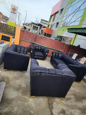 Sitting Room Upholstery Padded Sofa.