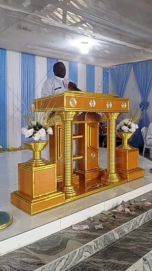 Pulpit With Flower Vases Available #