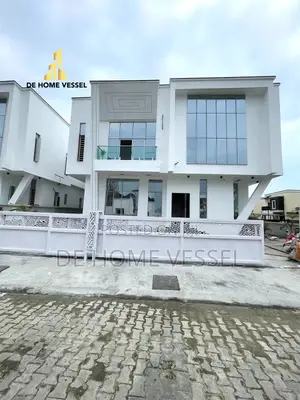 5bdrm Duplex in Chevron for sale