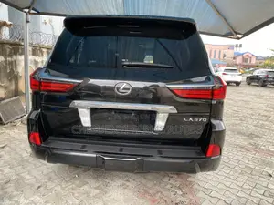 Lexus LX 570 AWD 2017 Black