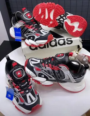 Adidas XLG Runners Deluxe