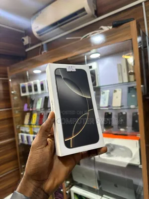 New Apple iPhone 16 Pro Max 256 GB Black
