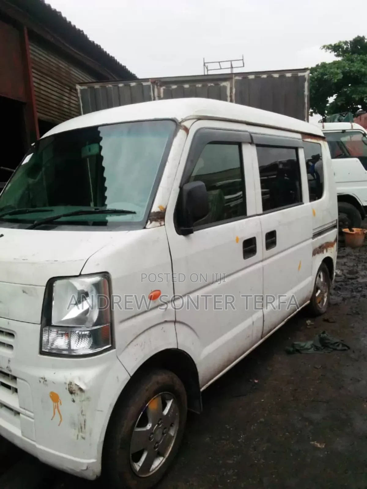 Bus 2006 White