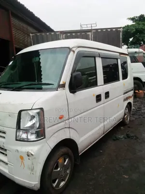 Bus 2006 White