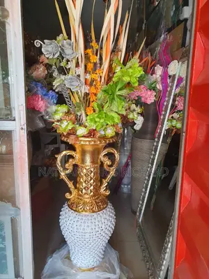 Lovely Quality Flower Vase